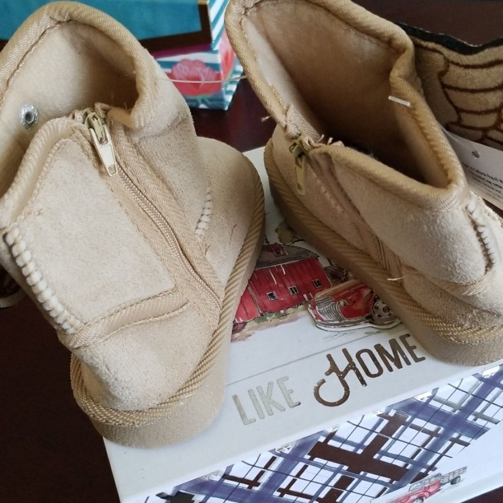 Boots   - Picture 4 of 4